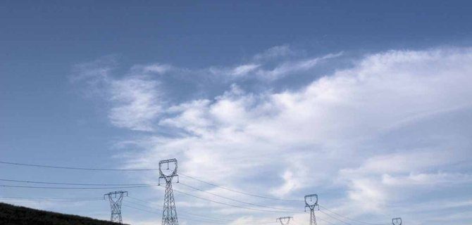 Machine Learning e Reti Intelligenti: Come le Nuove Tecnologie Stanno Cambiando i Settori Energia, Salute e Trasporti