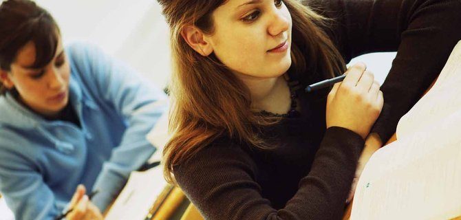 Digital Media Literacy: Fondamenti e applicazioni nell'educazione contemporanea