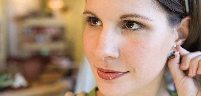 Cosmesi Dermatologica: Innovazioni e Sicurezza dei Prodotti Cosmetici
