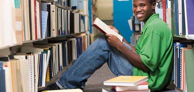 Opportunità di Carriera: Cosa Aspettarsi dopo una Laurea in Archivistica e Biblioteconomia