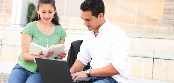 L'Educazione nell'Era Digitale: Sfide e Opportunità