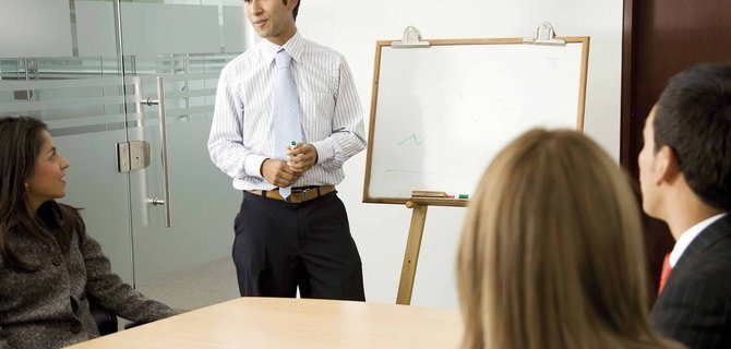 Coaching e Formazione: Come il Master in Gestione delle Risorse Umane Forma i Leader del Domani