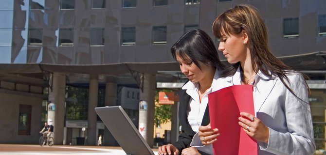 Strategie di mercato innovative: Cosa insegnano i migliori programmi MBA globali